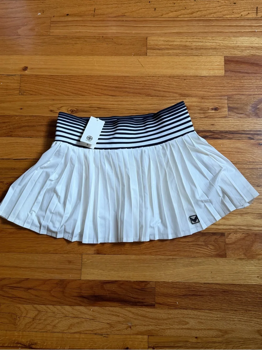 NWT Tory Burch Performance Jersey Tennis Skirt XS – Snow White/Tory Navy